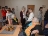 3b Basteln für das Seniorenwohnhaus